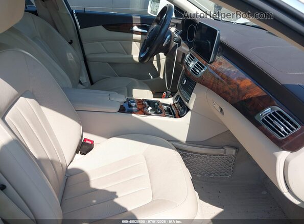 WDDLJ6HB2GA166064 2016 MERCEDES-BENZ CLS-CLASS White Вид салону спереду
