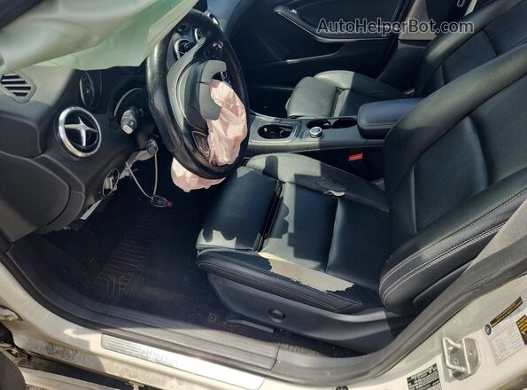 WDDSJ4EB0HN401091 2017 MERCEDES-BENZ CLA-CLASS White Vista interior delantera