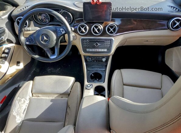 WDDSJ4EB0HN457516 2017 MERCEDES-BENZ CLA-CLASS Blue Vista del salpicadero