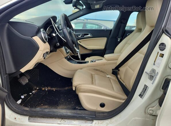 WDDSJ4EB0JN525626 2018 MERCEDES-BENZ CLA-CLASS White Vista interior delantera