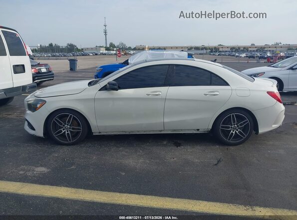 WDDSJ4EB0JN544631 2018 MERCEDES-BENZ CLA 250 Beige Widok wnętrza 360 stopni