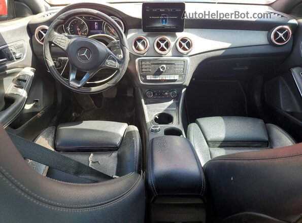 WDDSJ4EB0JN599242 2018 MERCEDES-BENZ CLA-CLASS Red Vista del salpicadero