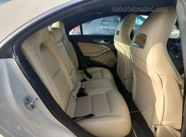WDDSJ4EB1HN441275 2017 MERCEDES-BENZ CLA-CLASS White Հետևի նստատեղերի տեսք