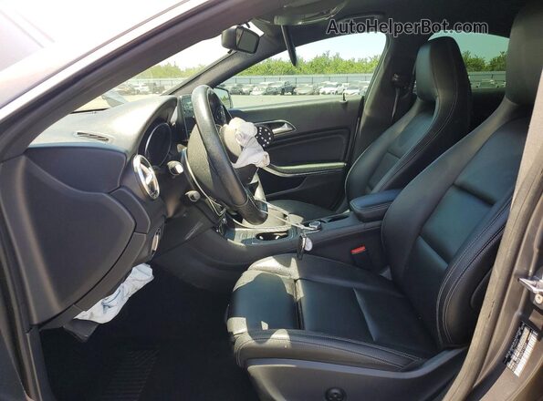 WDDSJ4EB1KN711077 2019 MERCEDES-BENZ CLA-CLASS Silver Սալոնի դիմացի տեսք