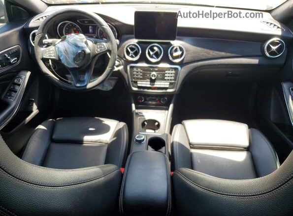WDDSJ4EB1KN711077 2019 MERCEDES-BENZ CLA-CLASS Silver Առջևի վահանակի տեսք
