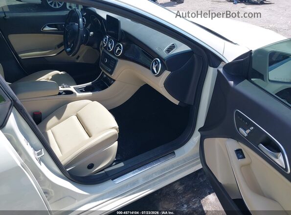 WDDSJ4EB2JN512263 2018 MERCEDES-BENZ CLA 250 Белый Вид салона спереди