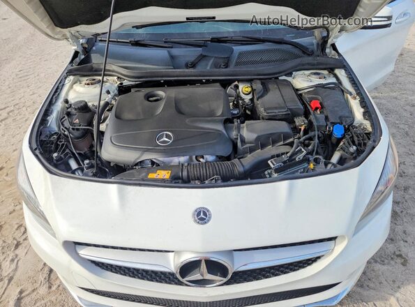WDDSJ4EB2JN669825 2018 MERCEDES-BENZ CLA-CLASS White Սալոնի հետևի տեսք