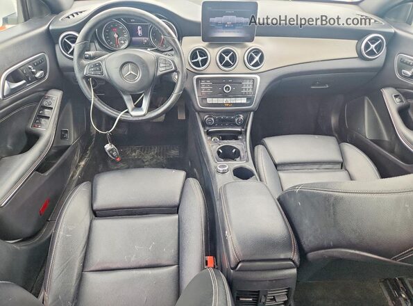 WDDSJ4EB2KN752236 2019 MERCEDES-BENZ CLA-CLASS White Առջևի վահանակի տեսք