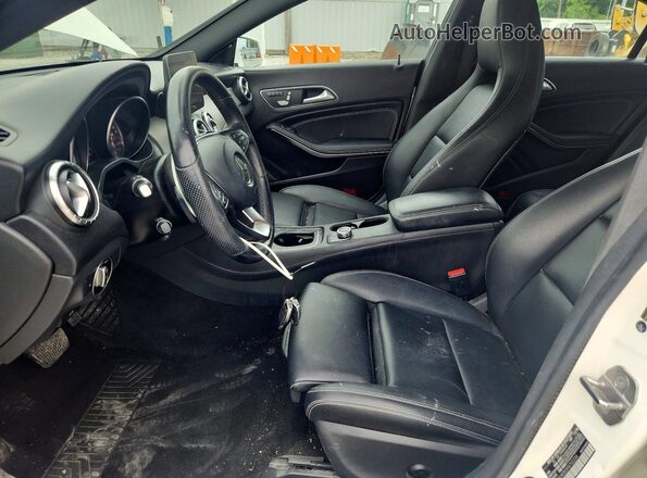 WDDSJ4EB2KN752236 2019 MERCEDES-BENZ CLA-CLASS White Սալոնի դիմացի տեսք