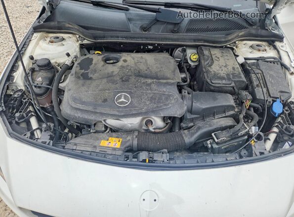 WDDSJ4EB2KN752236 2019 MERCEDES-BENZ CLA-CLASS White Սալոնի հետևի տեսք