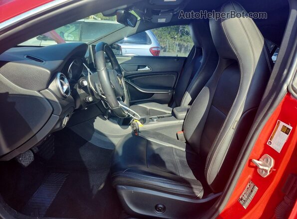 WDDSJ4EB3GN294939 2016 MERCEDES-BENZ CLA-CLASS Red წინა სალონის ხედი