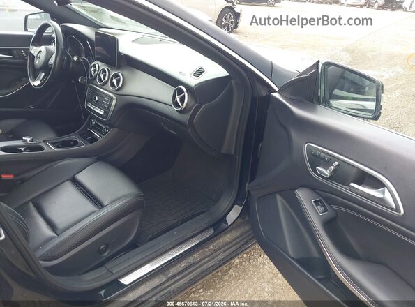 WDDSJ4EB3HN453461 2017 MERCEDES-BENZ CLA 250 Black Սալոնի դիմացի տեսք