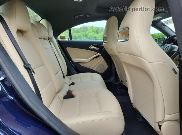 WDDSJ4EB3JN517746 2018 MERCEDES-BENZ CLA-CLASS Blue Vista de los asientos traseros