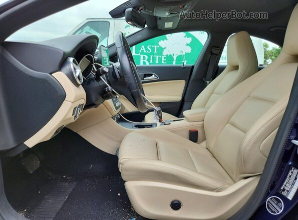 WDDSJ4EB3JN517746 2018 MERCEDES-BENZ CLA-CLASS Blue Vista interior delantera