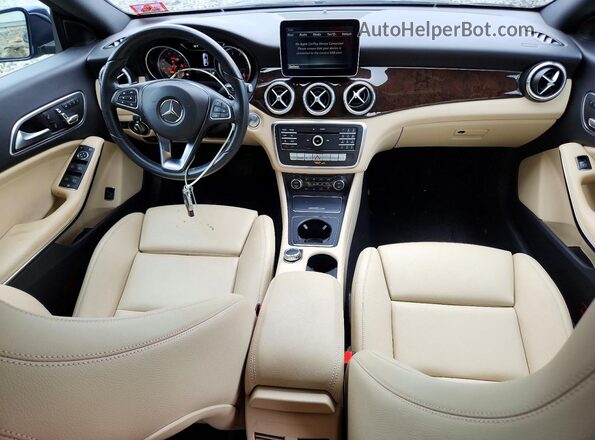 WDDSJ4EB3JN517746 2018 MERCEDES-BENZ CLA-CLASS Blue Vista del salpicadero