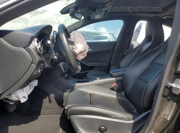 WDDSJ4EB4GN322246 2016 MERCEDES-BENZ CLA-CLASS Black Widok wnętrza z przodu