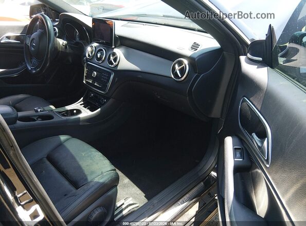 WDDSJ4EB4GN382771 2016 MERCEDES-BENZ CLA 250 Black Սալոնի դիմացի տեսք