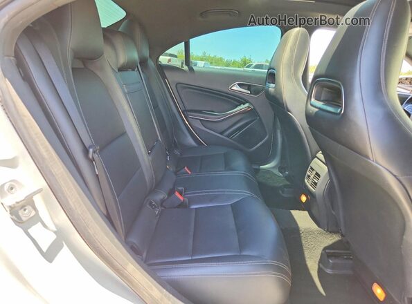 WDDSJ4EB4HN444459 2017 MERCEDES-BENZ CLA-CLASS White Вид задніх сидінь