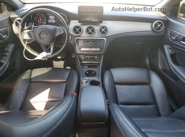 WDDSJ4EB4JN510420 2018 MERCEDES-BENZ CLA-CLASS Black Vista del salpicadero