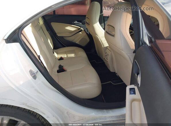 WDDSJ4EB4JN550609 2018 MERCEDES-BENZ CLA 250 White Widok naklejki z numerem VIN