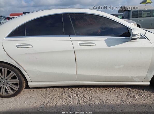 WDDSJ4EB4JN550609 2018 MERCEDES-BENZ CLA 250 White Widok wnętrza z tyłu
