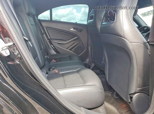 WDDSJ4EB4JN562677 2018 MERCEDES-BENZ CLA-CLASS Black Հետևի նստատեղերի տեսք