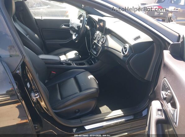 WDDSJ4EB4KN713373 2019 MERCEDES-BENZ CLA 250 Черный Вид салона спереди