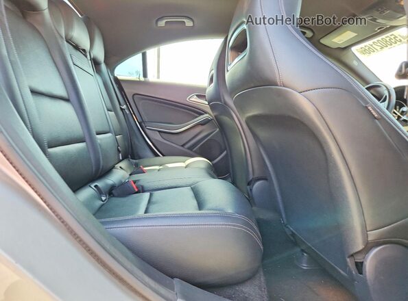 WDDSJ4EB5JN587913 2018 MERCEDES-BENZ CLA-CLASS Gray Vista de los asientos traseros