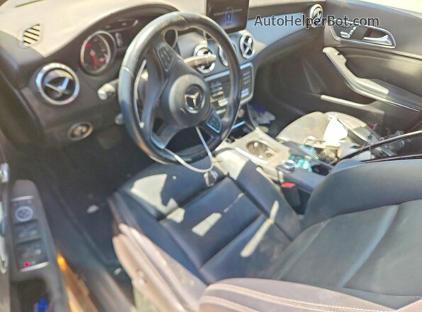 WDDSJ4EB5JN619307 2018 MERCEDES-BENZ CLA-CLASS White Dashboard view