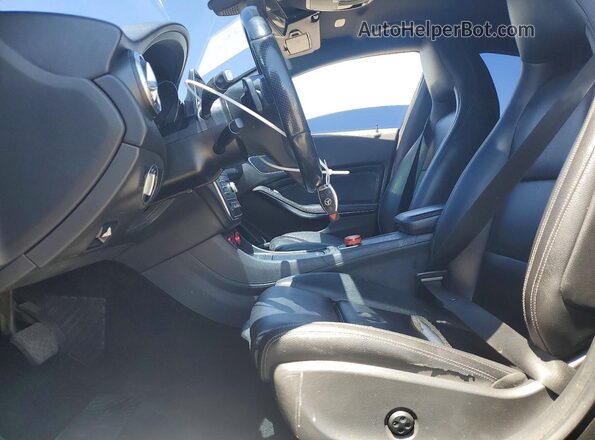 WDDSJ4EB6GN305464 2016 MERCEDES-BENZ CLA-CLASS Black წინა სალონის ხედი