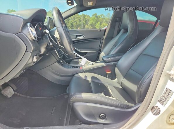 WDDSJ4EB6GN380696 2016 MERCEDES-BENZ CLA-CLASS White Front interior view