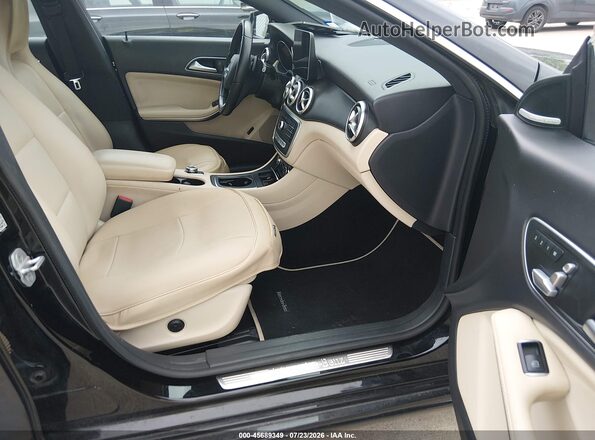 WDDSJ4EB6HN442440 2017 MERCEDES-BENZ CLA 250 Black Սալոնի դիմացի տեսք