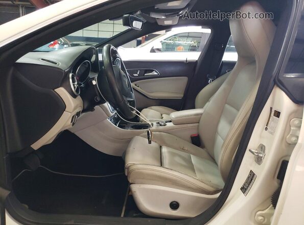 WDDSJ4EB6JN534119 2018 MERCEDES-BENZ CLA-CLASS White Вид салону спереду