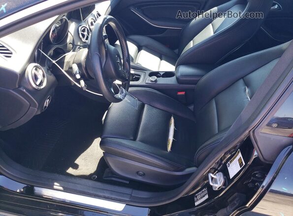 WDDSJ4EB6JN602144 2018 MERCEDES-BENZ CLA-CLASS Black Вид салону спереду