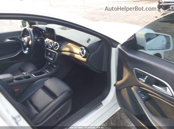 WDDSJ4EB6KN719028 2019 MERCEDES-BENZ CLA 250 White Вид салону спереду