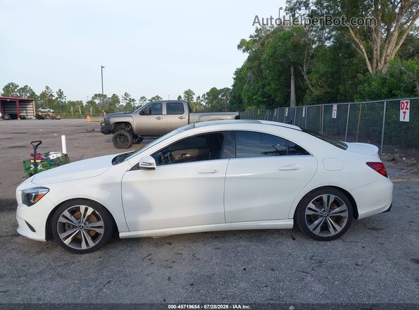 WDDSJ4EB6KN719028 2019 MERCEDES-BENZ CLA 250 White Панорамний вид салону 360°