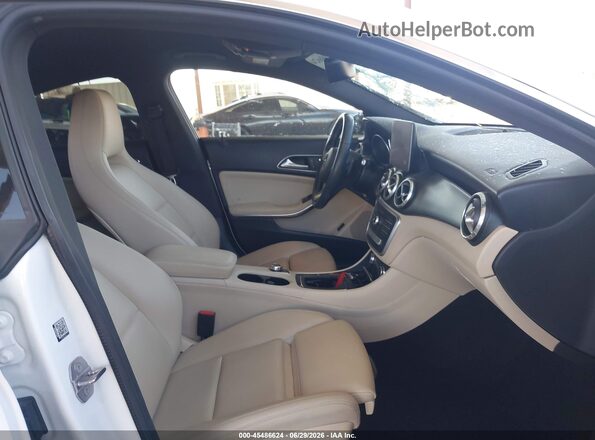 WDDSJ4EB6KN760873 2019 MERCEDES-BENZ CLA 250 Белый Вид салона спереди