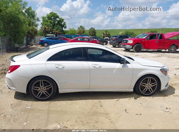 WDDSJ4EB7JN644872 2018 MERCEDES-BENZ CLA 250 White Widok wnętrza z tyłu
