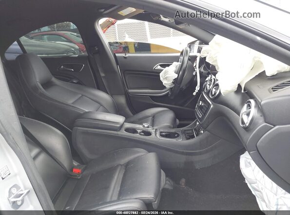 WDDSJ4EB7KN699081 2019 MERCEDES-BENZ CLA 250 Silver Вид салону спереду