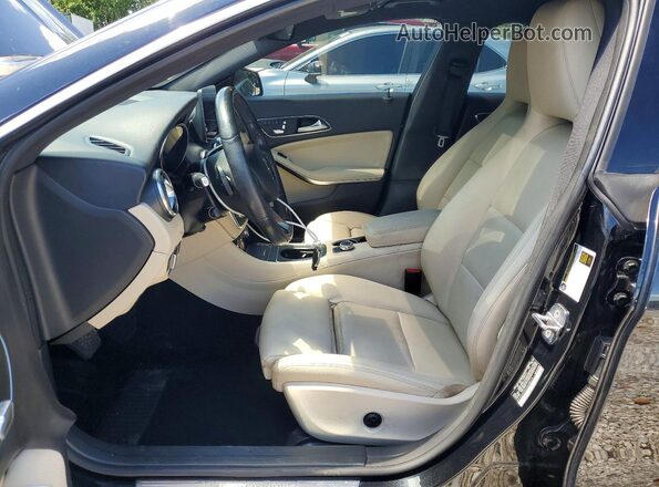 WDDSJ4EB8JN658814 2018 MERCEDES-BENZ CLA-CLASS Black Vista interior delantera