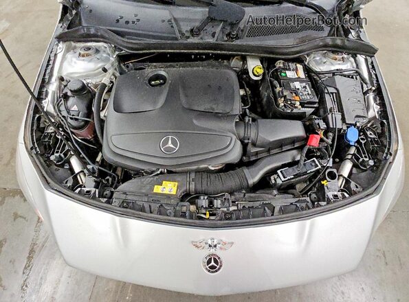 WDDSJ4EB9JN545504 2018 MERCEDES-BENZ CLA-CLASS Silver Սալոնի հետևի տեսք