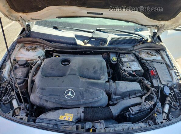 WDDSJ4EB9KN715149 2019 MERCEDES-BENZ CLA-CLASS White Вид задньої частини салону