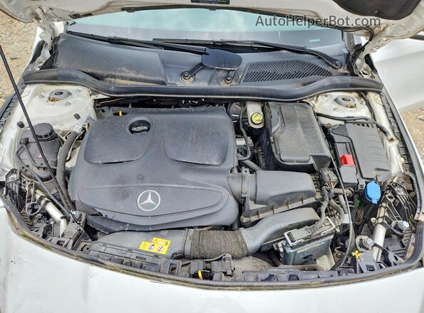 WDDSJ4EB9KN724420 2019 MERCEDES-BENZ CLA-CLASS White Սալոնի հետևի տեսք