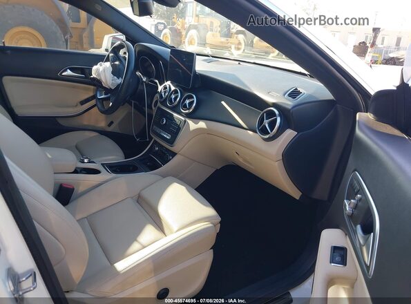 WDDSJ4EB9KN766943 2019 MERCEDES-BENZ CLA 250 White Вид салону спереду