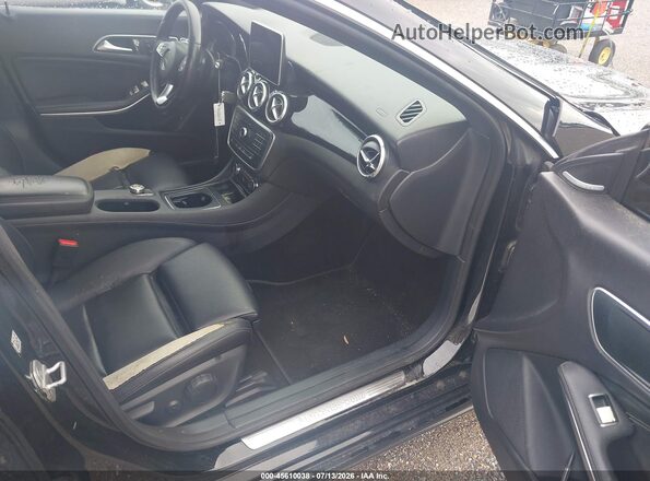 WDDSJ4EBXGN370642 2016 MERCEDES-BENZ CLA 250 Black Սալոնի դիմացի տեսք