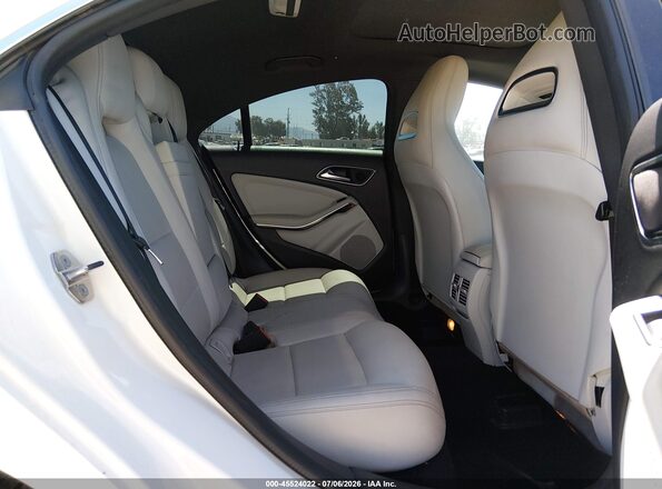 WDDSJ4EBXJN696643 2018 MERCEDES-BENZ CLA 250 White VIN կոդի պիտակի տեսք