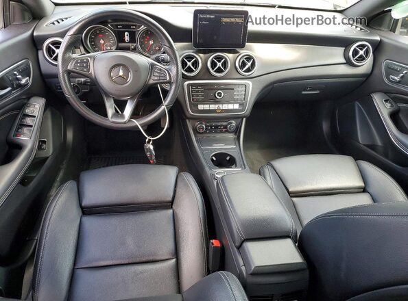 WDDSJ4GB0KN748747 2019 MERCEDES-BENZ CLA-CLASS Black Առջևի վահանակի տեսք