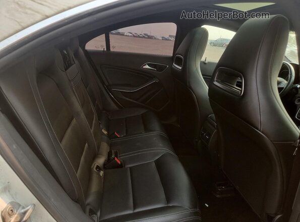 WDDSJ4GB7GN293340 2016 MERCEDES-BENZ CLA-CLASS White Vista de los asientos traseros