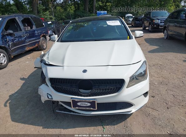 WDDSJ4GB9JN593484 2018 MERCEDES-BENZ CLA 250 White Widok zestawu wskaźników