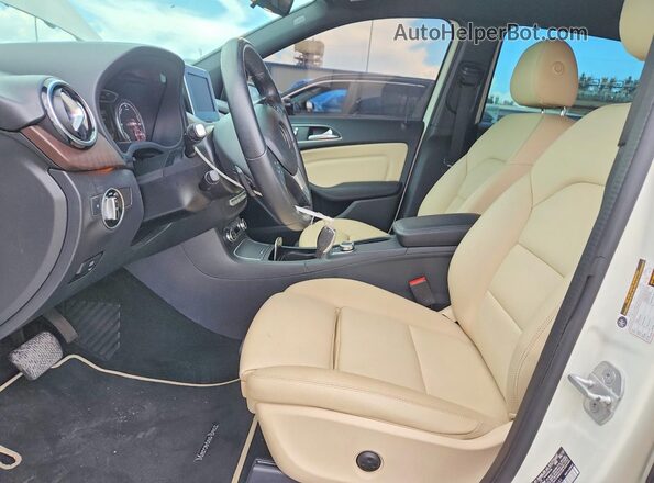 WDDVP9ABXHJ015686 2017 MERCEDES-BENZ B-CLASS White Front interior view